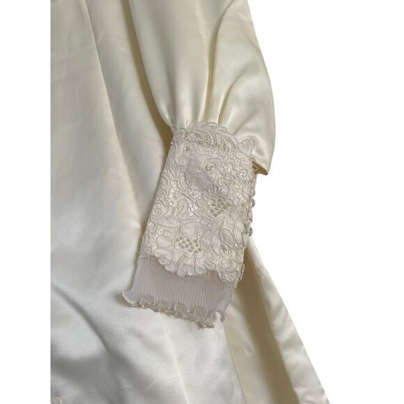 Vintage 1960s Ivory Satin Lace Wedding Dress Mock Neck Train Size Small - Picture 14 of 16